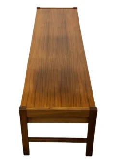 Buffet bas vintage avec tiroirs design en placage de noyer des années 70