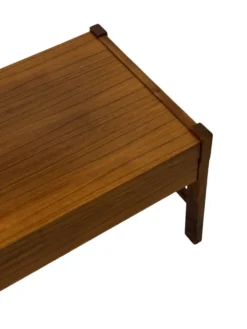 Buffet bas vintage avec tiroirs design en placage de noyer des années 70