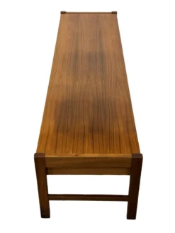 Buffet bas vintage avec tiroirs design en placage de noyer des années 70