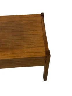 Buffet bas vintage avec tiroirs design en placage de noyer des années 70