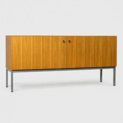 Buffet bas vintage des années 1970 avec base en métal