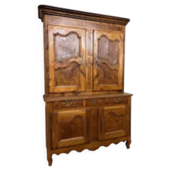 Buffet Bressan a deux corps époque Louis XV en noyer et orme