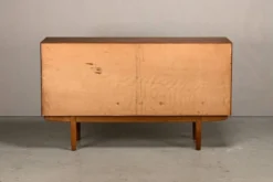 Buffet Børge Mogensen Modèle 160 en teck et chêne, Søborg Møbler Danemark