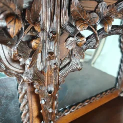 Buffet cabinet Horrix avec miroir – Style Forêt Noire, par Horrix