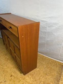 Buffet compact vintage Nathan Squares en teck | Années 1960-1970 | Gamme Squares
