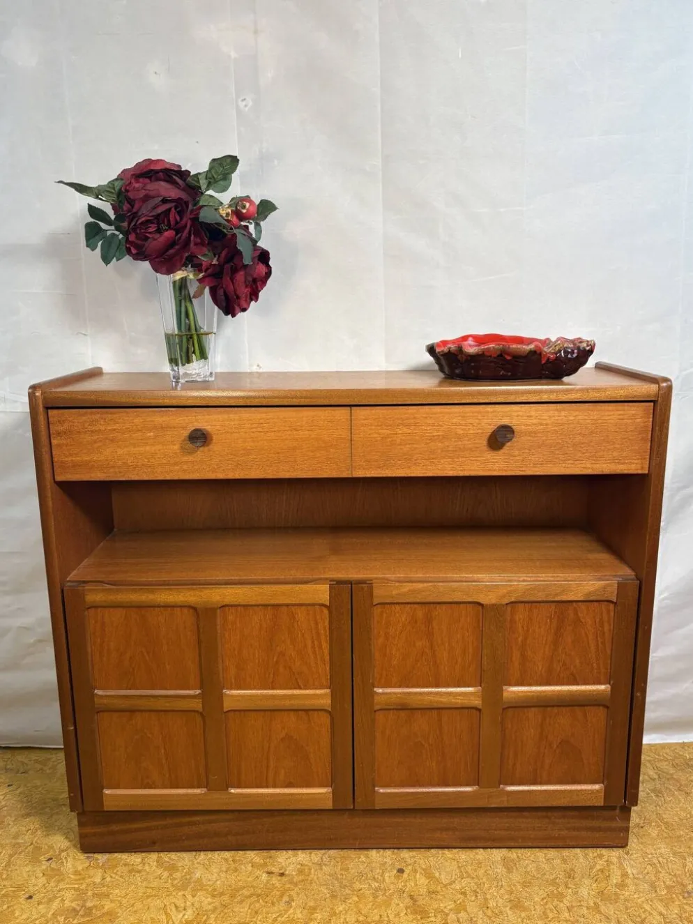 Buffet compact vintage Nathan Squares en teck | Années 1960-1970 | Gamme Squares