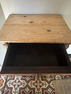 Buffet Confiturier en bois brut