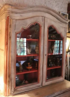 Buffet 2 corps Louis Xv cérusé pétine crème