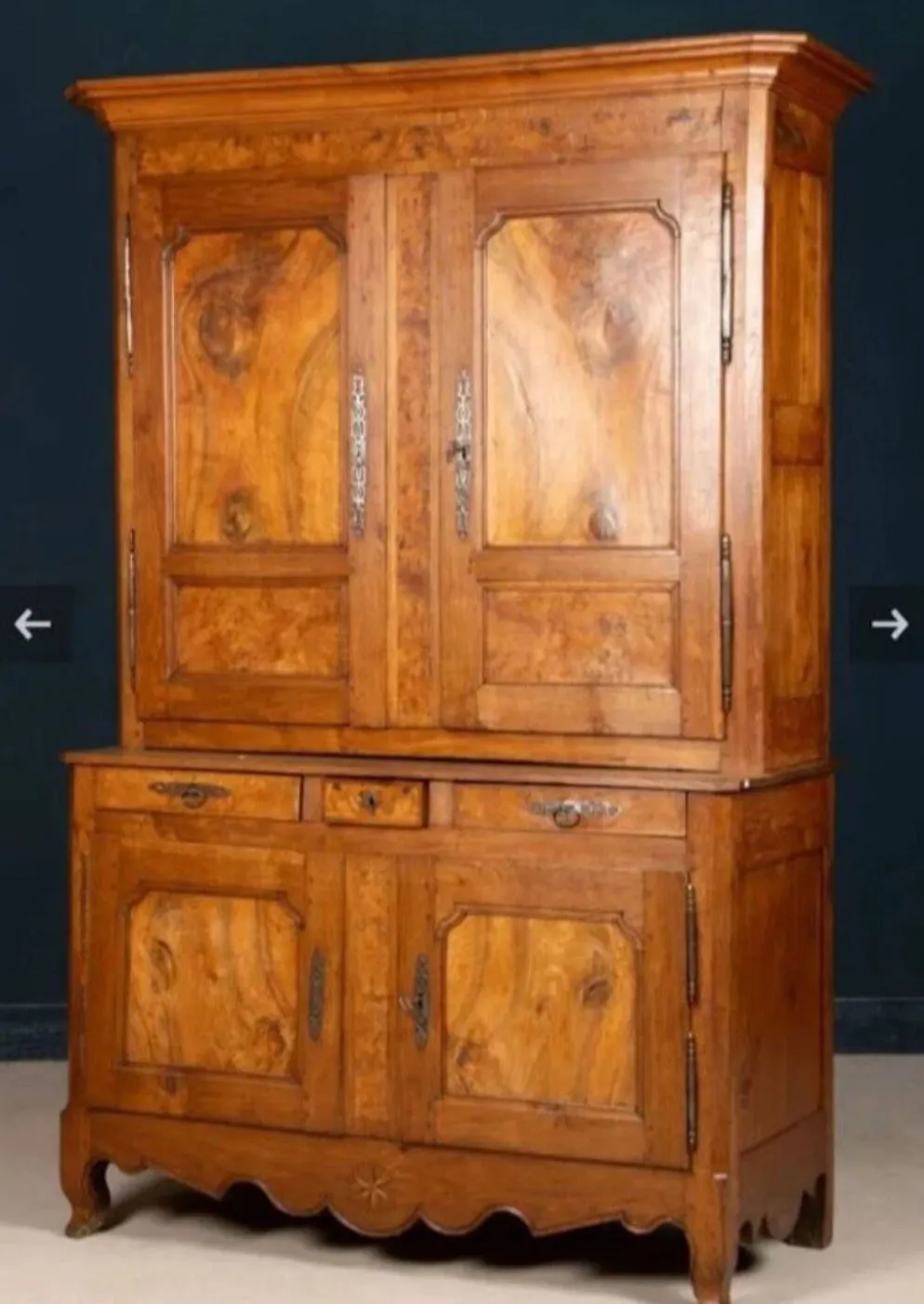 Buffet 2 corps Louis XV époque XIXe travail Provençale