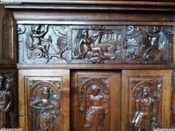 Buffet 2 corps sculpté du XVI ème siècle