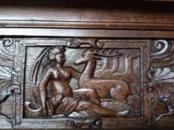 Buffet 2 corps sculpté du XVI ème siècle