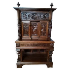 Buffet 2 corps sculpté du XVI ème siècle