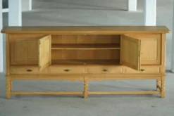 Buffet danois « Mid Century », style « Low Modern », en chêne, Henning Kjærnulf, années 1960