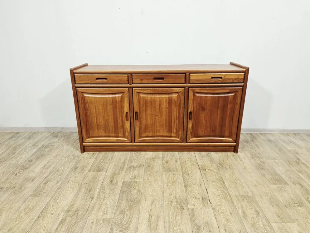 Buffet danois moderne Dyrlund Dania en teck, années 1980