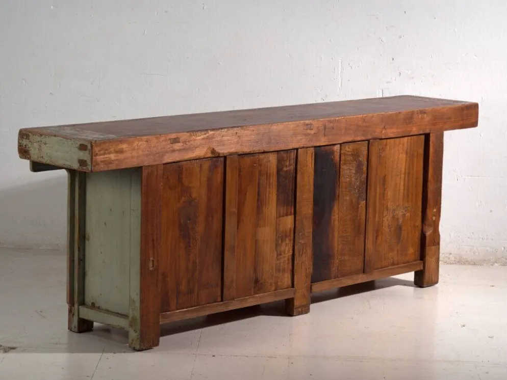 Buffet d’autel ancien laqué en bois de pin – Chine, vers 1900