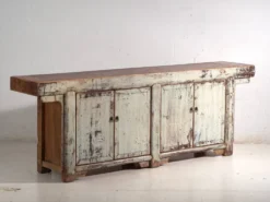 Buffet d’autel ancien laqué en bois de pin – Chine, vers 1900