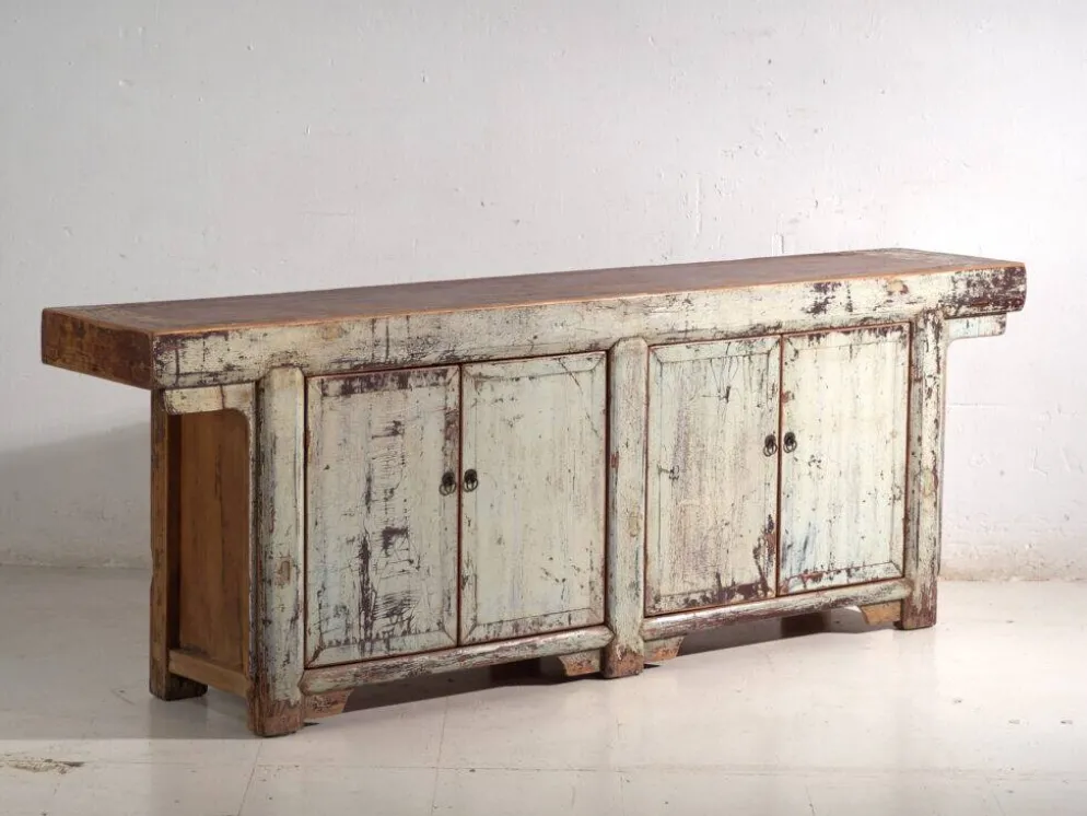 Buffet d’autel ancien laqué en bois de pin – Chine, vers 1900