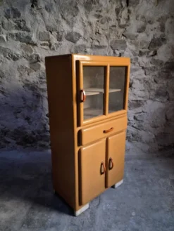 Buffet de cuisine art déco français vintage avec poignées en bakélite, années 1930–1940