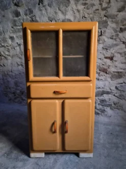 Buffet de cuisine art déco français vintage avec poignées en bakélite, années 1930–1940