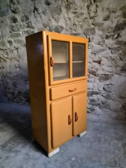 Buffet de cuisine art déco français vintage avec poignées en bakélite, années 1930–1940