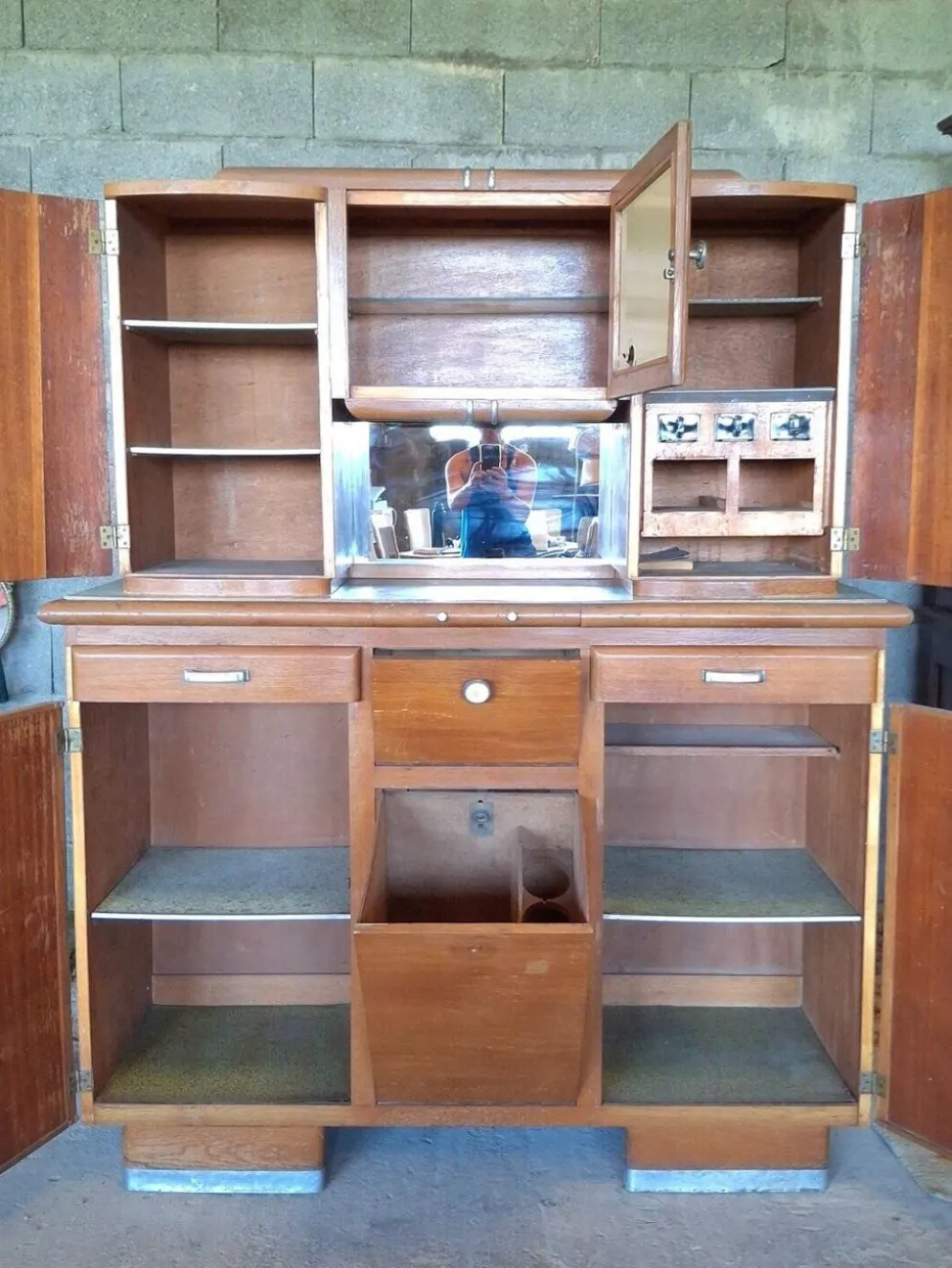 Buffet de cuisine 2 corps Art Déco années 40 – Verre gravé Cerf