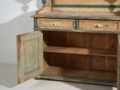 Buffet de cuisine en pin de deux portes et étagères – Europe centrale, vers 1910
