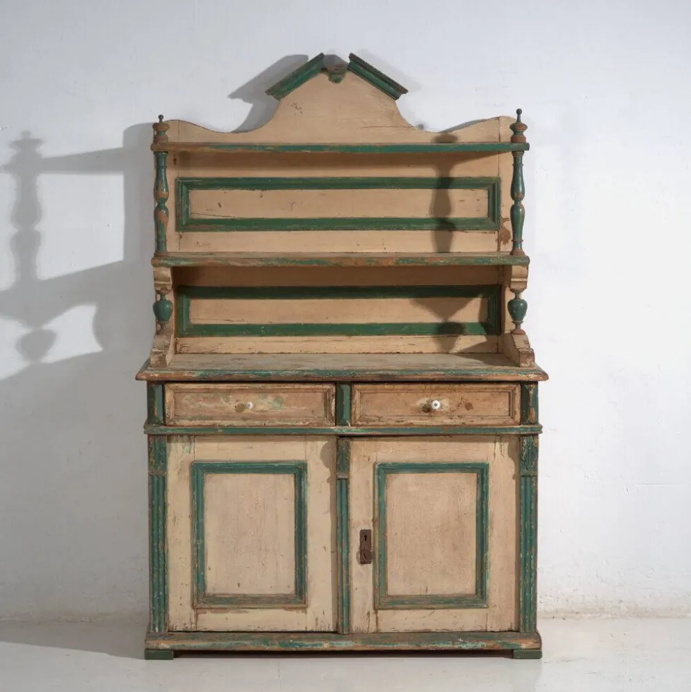 Buffet de cuisine en pin de deux portes et étagères – Europe centrale, vers 1910