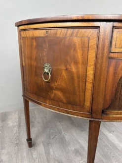 Buffet demi-lune, style Louis XVI, XIXe siècle