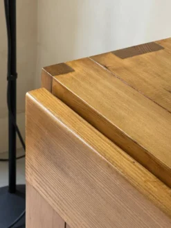 Buffet design en bois orme & pin collection Savoie, Maison Regain 1970
