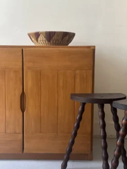 Buffet design en bois orme & pin collection Savoie, Maison Regain 1970