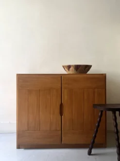 Buffet design en bois orme & pin collection Savoie, Maison Regain 1970