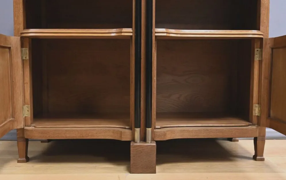 Buffet desserte en chêne dans le style Gustave Serrurier-Bovy, art déco – 1930