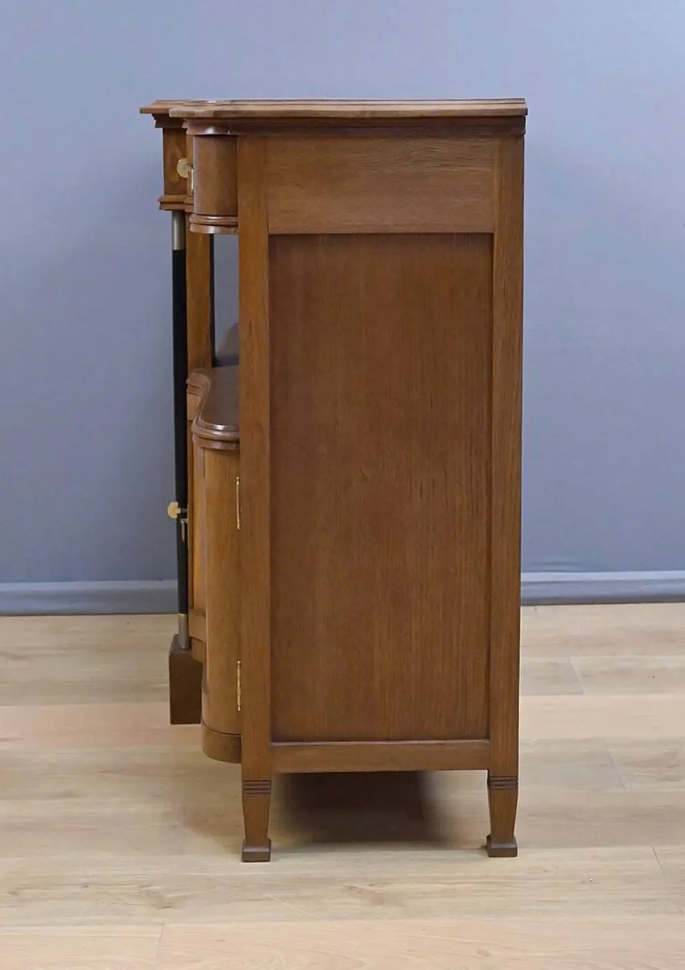 Buffet desserte en chêne dans le style Gustave Serrurier-Bovy, art déco – 1930