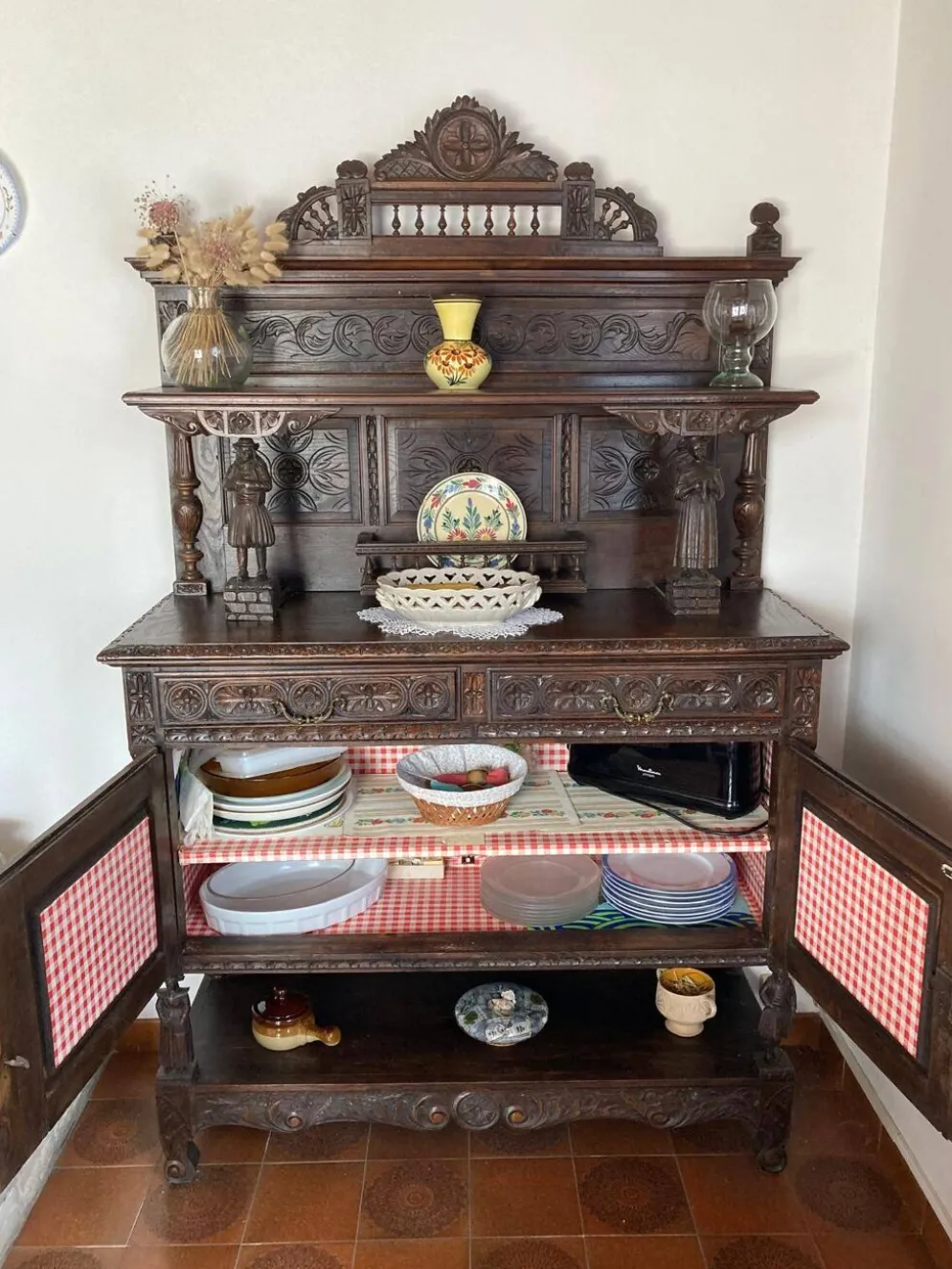 Buffet - Desserte - Meuble Artisanal Breton en chêne massif sculpté