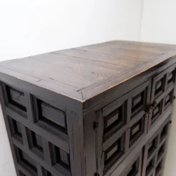 Buffet de style brutaliste espagnol des années 1950