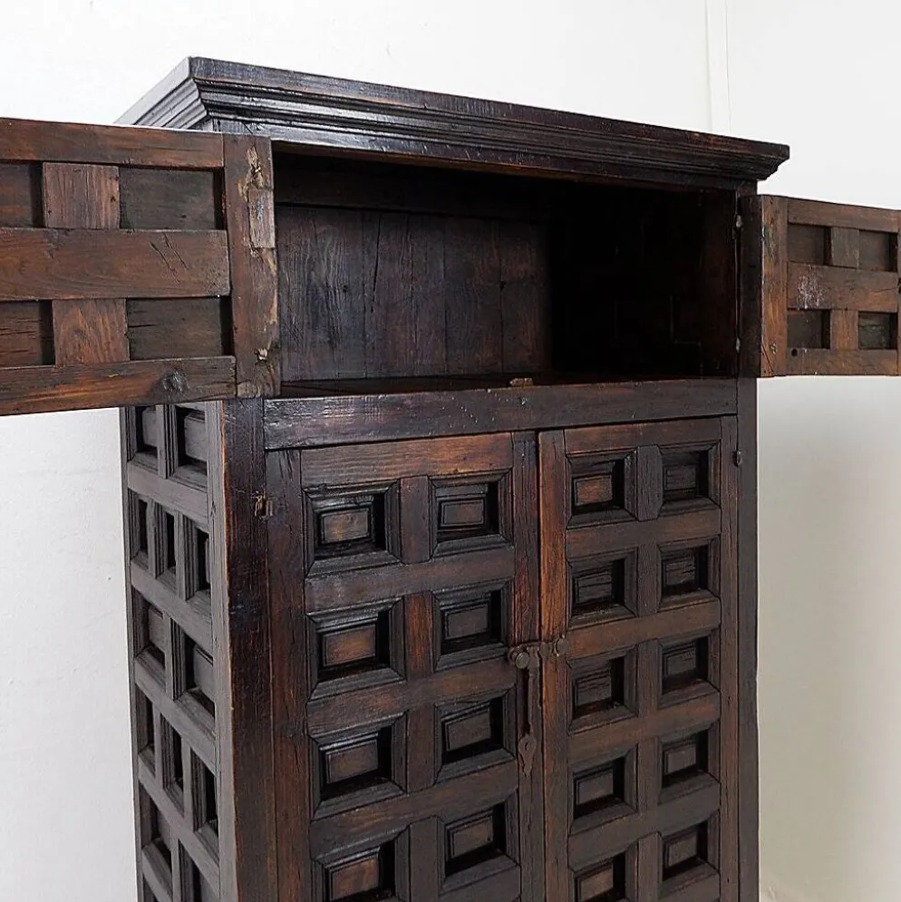 Buffet de style brutaliste espagnol des années 1950