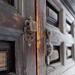 Buffet de style brutaliste espagnol des années 1950