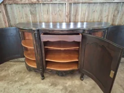 Buffet de style Louis XV en bois sculpté patine usagée volontairement ( omb