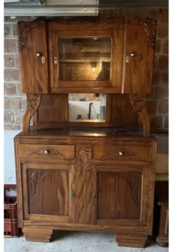 Buffet deux corps ancien en bois sculpté – Art Nouveau – vitrine et miroir