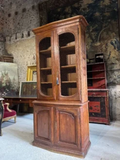 Buffet deux corps en chêne de style Louis XIV du XIX ème siècle