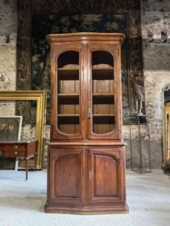 Buffet deux corps en chêne de style Louis XIV du XIX ème siècle