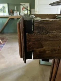 Buffet deux corps en noyer Haute époque régional