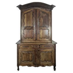 Buffet deux corps Louis XV en chêne à panneaux chantournés