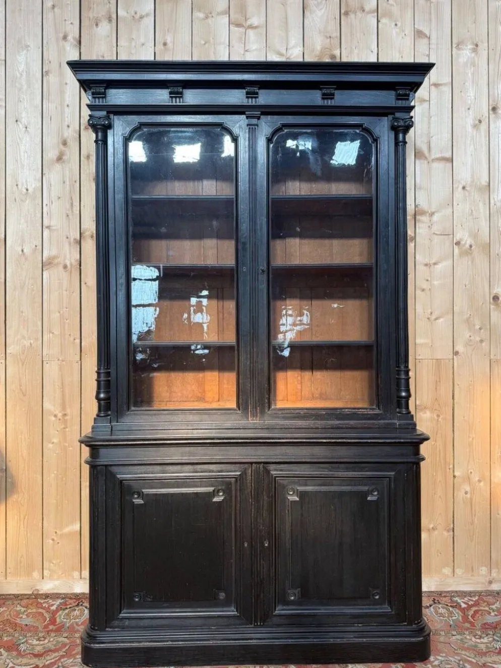 Buffet deux corps vitré – Époque Napoléon III – Bois ébonisé – XIXe siècle