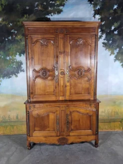 Buffet double corps en merisier époque Louis XV
