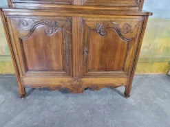 Buffet double corps en noyer directoire