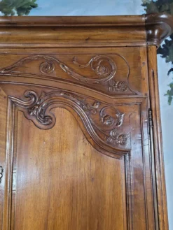 Buffet double corps en noyer directoire