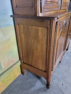 Buffet double corps en noyer directoire