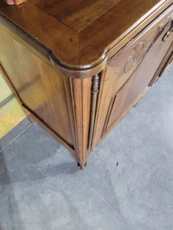 Buffet double corps en noyer directoire