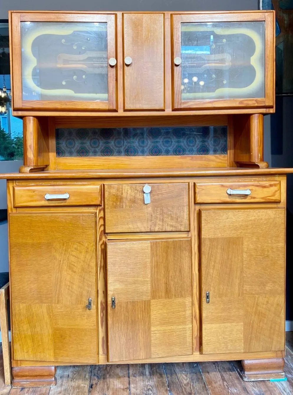 Buffet Double Corps Vintage Art Déco / Populaire en Bois Blond